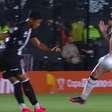 Barros é expulso e decisão gera polêmica em Vasco x Vitória