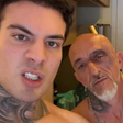 Cristian Cravinhos causa revolta ao posar com taco após gravação de conteúdo adulto