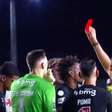 Vasco x Vitória: Cauan Barros é expulso em lance polêmico