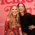 Mônica Martelli de fenda e Ingrid Guimarães de escamas para lançar 'Minha Melhor Amiga' com Rafa Justus na plateia