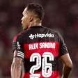 Alex Sandro regride em recuperação e segue como baixa no Flamengo