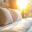 5 maneiras de arrumar a cama para deixá-la com aparência de hotel