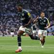 Sob o olhar de Ancelotti, Newcastle vence Tottenham fora de casa