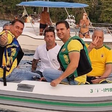 Flávio Bolsonaro faz motociata e barqueata em Angra e defende 'destravar amarras ambientais'