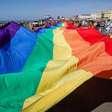 Por que as paradas do orgulho gay estão sob ataque dentro e fora da comunidade LGBT