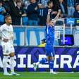 Grêmio vence lanterna Chapecoense e ganha respiro no Brasileirão