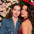 Aos 23 anos, filha de Sandra Annenberg esbanja beleza ao lado da namorada americana em data importante e foto romântica rende declaração da apresentadora