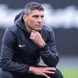Técnico do Vasco admite surpresa com jogador durante duelo contra o Cruzeiro