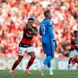 Samuel Lino faz dois, Flamengo atropela o Botafogo e joga pressão no Palmeiras