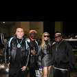 Fergie celebra reencontro com Black Eyed Peas e emociona fãs no AMA 2026
