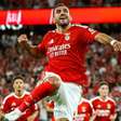 Benfica supera Estoril e conquista segunda vitória no Português