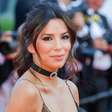 Eva Longoria, aos 51 anos, quase não faz cardio: 'Treino com cargas altas. A exceção é quando pulo. Uso o minitrampolim, e é muito divertido, mas só faço isso uma ou duas vezes por semana'