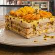 Torta de bolacha com frutas amarelas: a sobremesa do momento