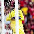 Flamengo volta a zerar defesa e dá alívio a Rossi