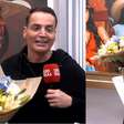Famoso que está em dúvida sobre a sexualidade manda flores para Leo Dias: 'Fazer parte'