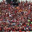 A reação da torcida do Flamengo após a vitória sobre o Botafogo pelo Brasileirão