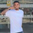 Gabriel Jesus desembarca na Espanha para assinar com Barcelona