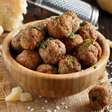 Bolinho de carne moída assado: fácil, suculento e saudável