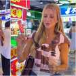 Ana Paula Siebert tenta convencer Roberto Justus a comer escorpião e grilo na China