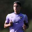 Matheus Martins é reprovado em exames na Rússia; Botafogo não quer retorno do atacante