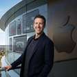 Apple muda de CEO após 15 anos: quem é John Ternus, o homem que substitui Tim Cook
