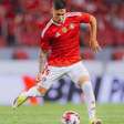 Internacional barra saída de Villagra para o Estudiantes