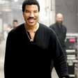 Lionel Richie: entenda os motivos da hospitalização do cantor