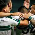De virada e com "lei do ex", Coritiba vence o Remo no Mangueirão