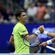 Tenista que derrotou Djokovic precisou correr atrás do próprio sonho e chegou a pedir patrocínio por e-mail