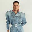 Deborah Secco segue trend fruitcore com brincos de morango de R$ 14 mil