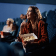 Do suspense à comédia: veja 5 filmes que estreiam nos cinemas nesta quinta-feira