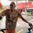 Ex-jogador Régis Pitbull vive situação de rua após luta contra vício