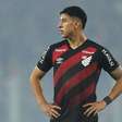Lucas Esquivel pode voltar ao Athletico-PR contra o Cruzeiro? Veja