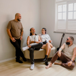 Sons de Mercúrio fala sobre resistência e afeto no EP "Pra Não Dizer Que Não Falei de Amores"