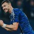 Aos 40 anos, Dzeko anuncia aposentadoria da seleção da Bósnia