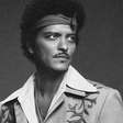 Bruno Mars domina palcos globais