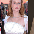 Bem-vinda de volta, Amália! Marina Ruy Barbosa revive 'Deus Salve o Rei' com vestido branco transparente, corset e 2.160 cristais que brilham em Veneza. Fotos!