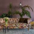 O sofá 'de vó' voltou? Estampa floral ressurge como tendência na decoração