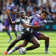 Newcastle marca no fim e fica no empate com o Bournemouth pelo Inglês