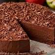 Torta de chocolate cremosa sem creme de leite: 2 ingredientes