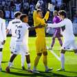 Vídeo: filho de ídolo holandês, goleiro faz dois gols e salva o time da derrota