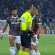 Juiz 'peita' Canobbio em clássico Fluminense x Vasco