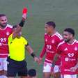 Veja o lance da expulsão de Matheus Bahia, do Internacional