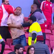 Torcedor do Santos se infiltra na torcida do Inter e é agredido no Beira-Rio