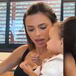 Perigo na cozinha! Bruna Biancardi se desespera após Mel, filha caçula com Neymar, quase engolir ímã de geladeira. Vídeo mostra reação da influencer