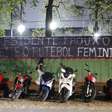 Torcida do Corinthians cobra presidente em jogo do time feminino