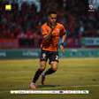 Após título no Brasil, Douglas Souza estreia com gol da vitória pelo Chiangrai United