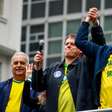 Sem Michelle na Paulista, Flávio Bolsonaro defende legado do pai, critica Lula e pede impeachment de Moraes