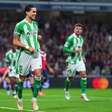Gol de brasileiro e Mbappé expulso: Lille cai para o Betis na Champions