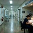 Trabalho noturno prolongado eleva risco de câncer de próstata e colorretal, aponta estudo